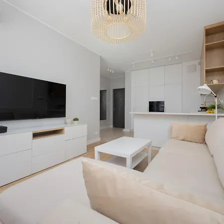 Siedmiogrodzka With Balcony & Parking Wola By Renters Apartmán