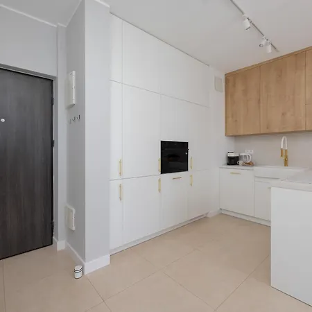 아파트 Siedmiogrodzka With Balcony & Parking Wola By Renters 바르샤바