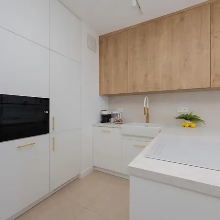 Siedmiogrodzka With Balcony & Parking Wola By Renters