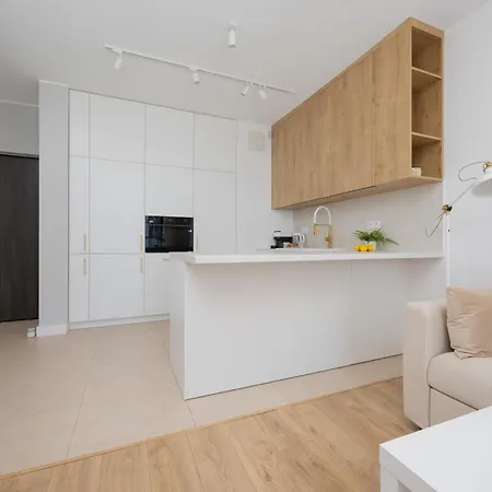 Apartment Siedmiogrodzka With Balcony & Parking Wola By Renters *