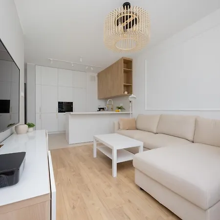 Siedmiogrodzka With Balcony & Parking Wola By Renters * 바르샤바