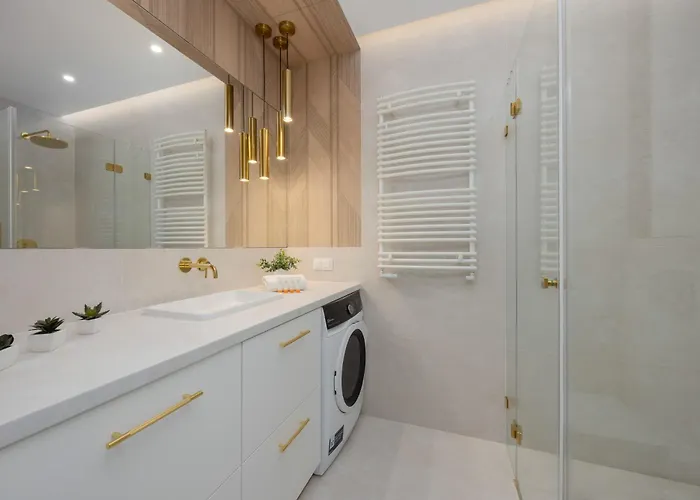 Siedmiogrodzka With Balcony & Parking Wola By Renters