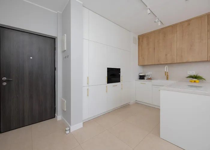 شقة Siedmiogrodzka With Balcony & Parking Wola By Renters وارسو