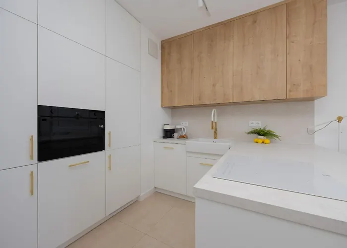 Siedmiogrodzka With Balcony & Parking Wola By Renters