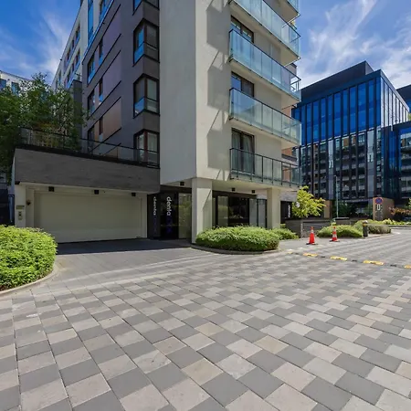 Siedmiogrodzka With Balcony & Parking Wola By Renters Apartamento *