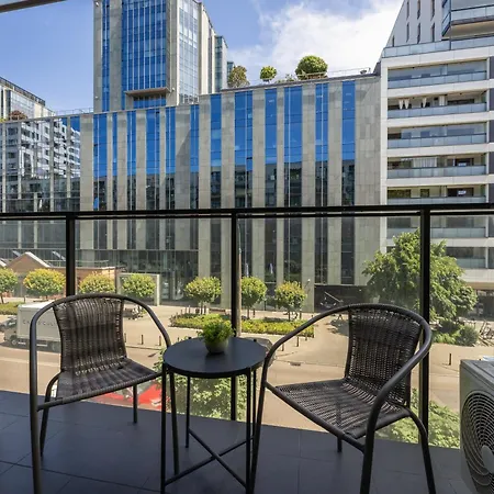 Apartman Siedmiogrodzka With Balcony & Parking Wola By Renters Varsó