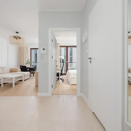 Apartman Siedmiogrodzka With Balcony & Parking Wola By Renters